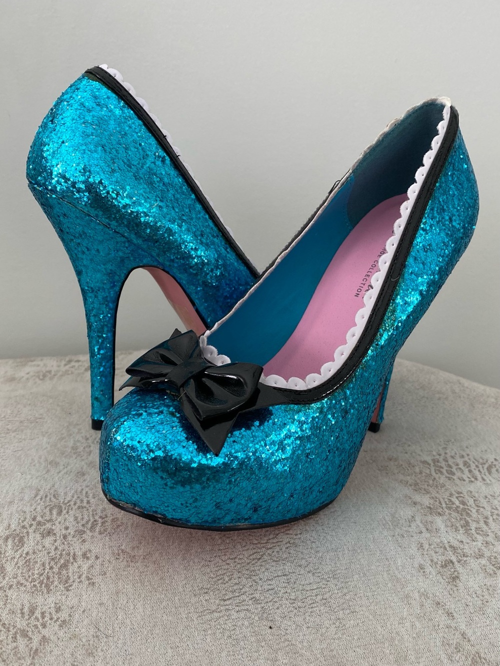 Leg Avenue Teal Glitter High Heels with Black Bow